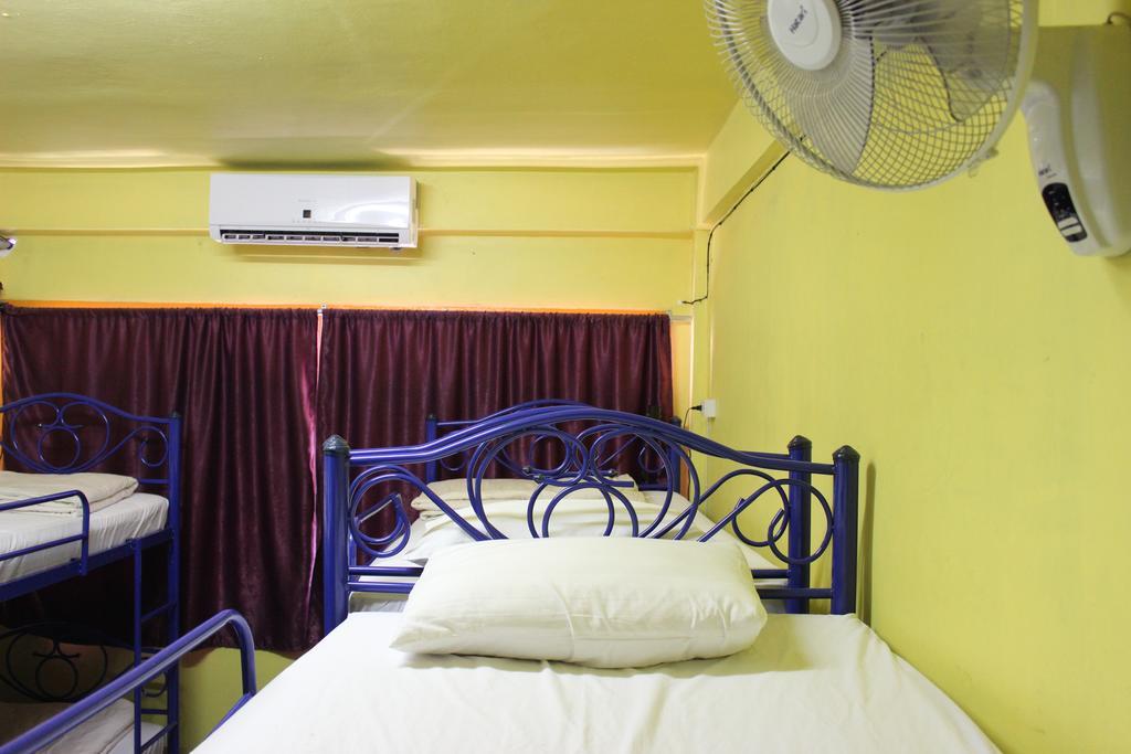 Home Hug Hostel (Adults Only) Bangkok Kültér fotó