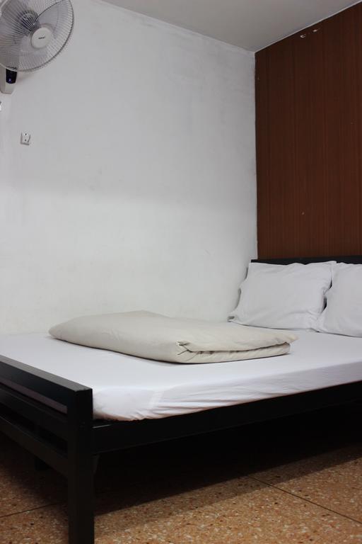 Home Hug Hostel (Adults Only) Bangkok Kültér fotó