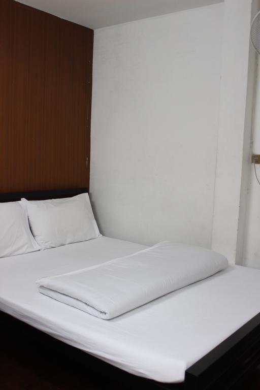 Home Hug Hostel (Adults Only) Bangkok Kültér fotó